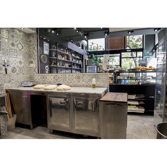 MAMAΛΙΓΚΑ ΚΑΦΕ ΣΝΑΚ ΜΠΑΡ ΒΥΡΩΝΑΣ