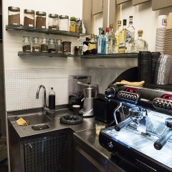 VOVA ΚΑΦΕ ΜΠΑΡ ΚΟΥΚΑΚΙ